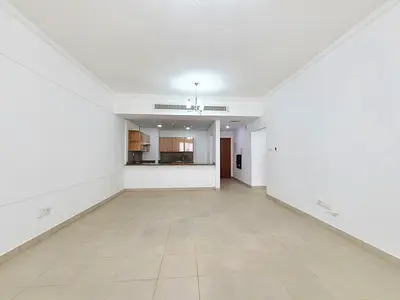 Executive Allowed || With Parking & Gym || Closed To Metro ||