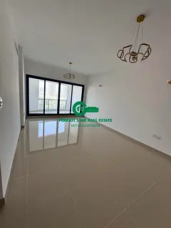 1 BEDROOM APARTMENT AVAILABLE