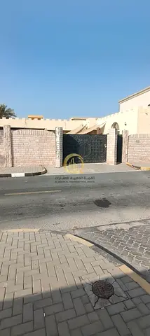 8,000 Sq. Ft. | 3 Bedrooms + Annex | Near Al Azra Park & Mosque