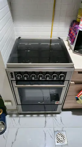 4 burner gas  oven   super general