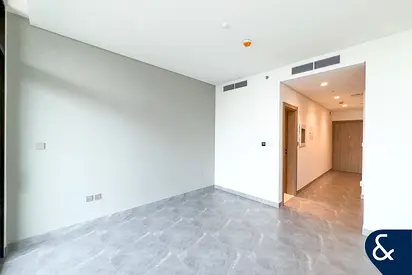 Brand New | Burj Khalifa View | Modern Look