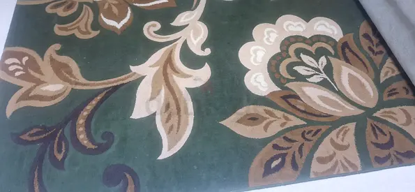 Large floral patterned area rug - good used condition