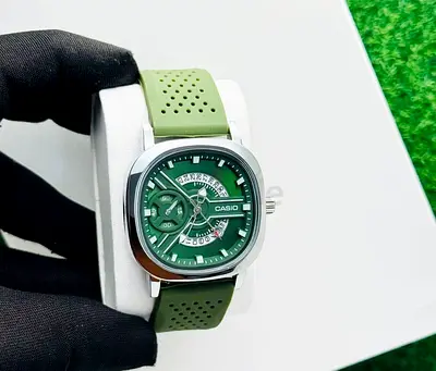 Casio green dial men's casual wristwatch with silicone strap