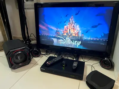 TOSHIBA 43 LCD full HDMI Not smart