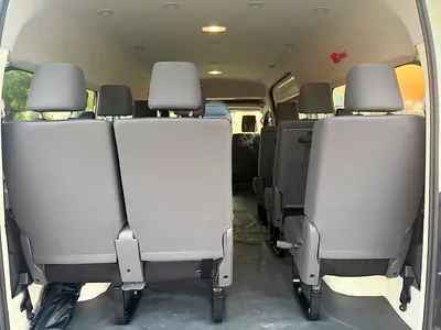 2025 Toyota HIACE — фото 4