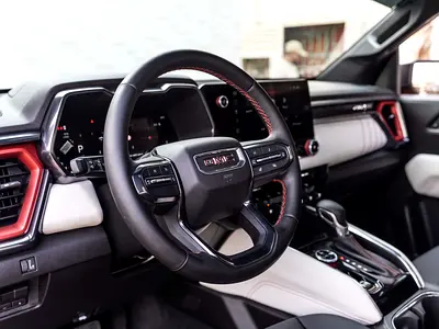 2025 GMC CANYON 照片 8