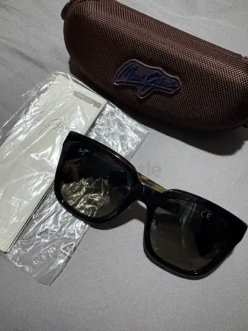 Black oversized women's sunglasses with hard case - gently used Maui Jim