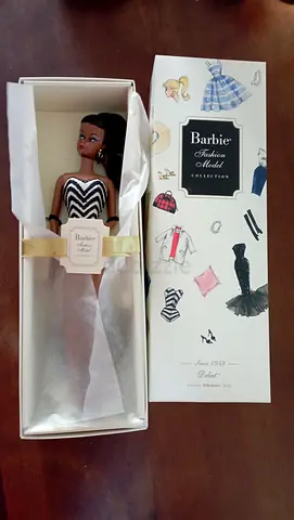 Rare Collector Silkstone Barbie – one of 6500 - N5007 IDC : TBK 627
