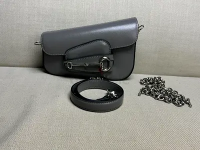 Haute Sauce Gucci grey leather crossbody bag with detachable strap and chain