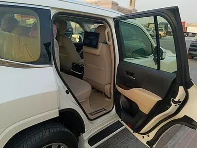 2025 Toyota LAND CRUISER — миниатюра 7