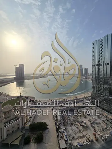 غرفتين وصالة بإطلالات بحرية مفتوحة + تكييف وجيم ومسبح مجاني | الممزر بـ58 ألف