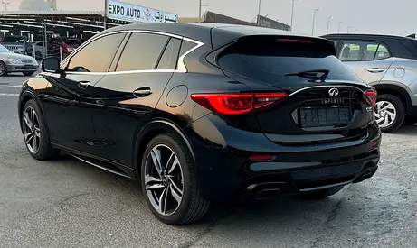 2017 Infiniti Q30 照片 10