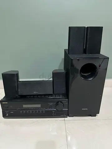 ONKYO receiver HT-R538