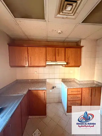 فرصة مميزة للإيجار السنوي في المجاز واحد، غرفة وصالة خلف السفير مول، تكييف مركزي وصيانة كاملة قبل التسليم وجاهزة للسكن