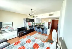 Fully Furnished | Floor to ceiling window | Vacant