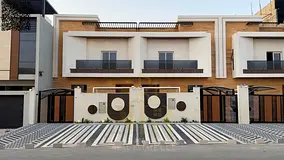 Prime location on the main street | 4 master bedrooms | Amenities | Registration and ownership fees 