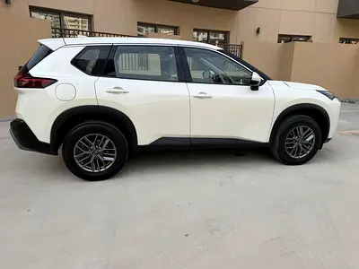 صورة 10 لـ 2023 Nissan X-TRAIL