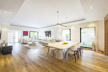 Lake View | Fully Upgraded | 4 Bedroom