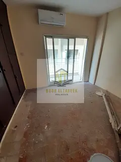 Apartment for annual rent (shared accommodation): 2 bedrooms, a living room, and 2 bathrooms.
