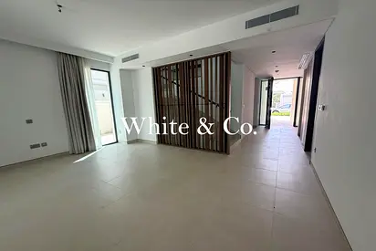 Internal | Closed kitchen | Mid October
