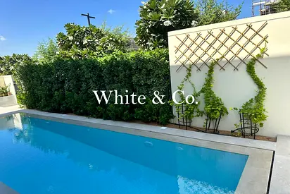 Private pool | Closed kitchen | Single row