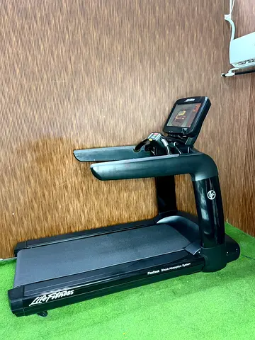 Life fitness treadmill SE touch screen