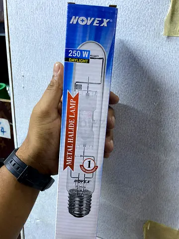 Novex 250W Metal Halide Lamp (new in box)