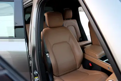2025 LAND Rover DEFENDER 缩略图 16
