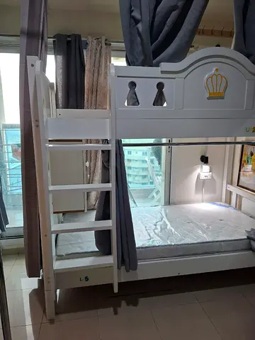 Female bed space brand new near metro