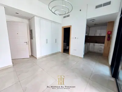 Modern Studio | Spacious | Balcony & Pool Access