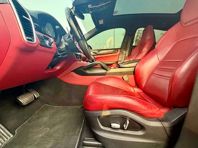 2020 Porsche CAYENNE thumbnail 16