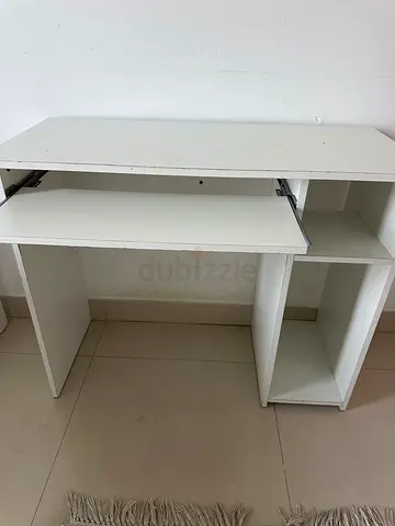 White compact desk / computer table with storage shelves