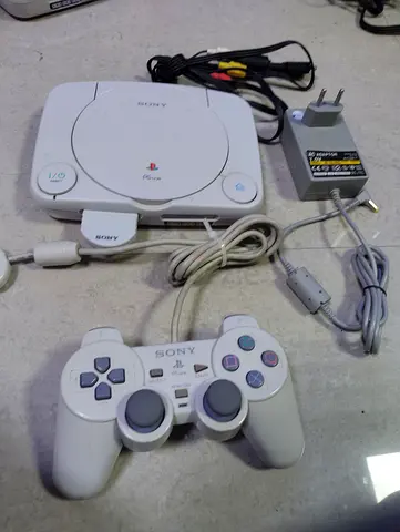 Playstation one with one controller