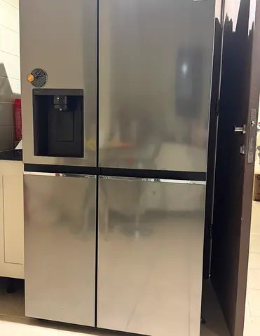 LG Stainless Steel 4-Door Refrigerator + Water Dispenser - Excellent Condition Original Price 6000
