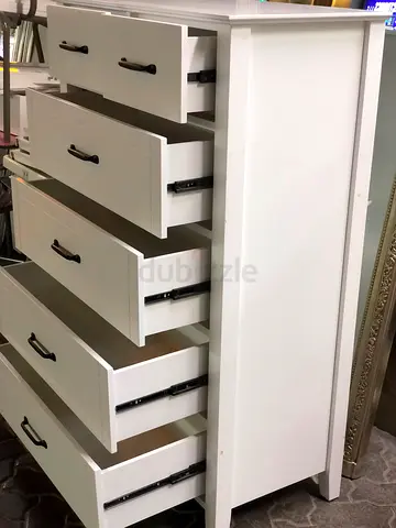 White 5-Drawer Tall Chest / Dresser in Good Condition
