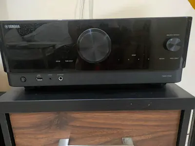Yamaha T700 AV Receiver