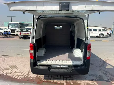 2022 Nissan URVAN — миниатюра 12