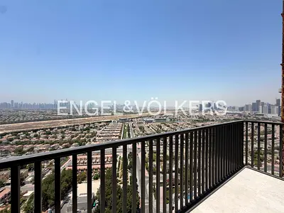 Marina Views | High Floor | Vacant on Transfer