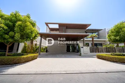 Luxury Living | High End Furnish | Spacious Layout