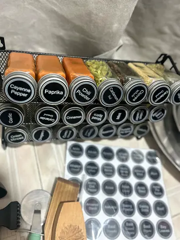 Spice jar set with metal rack and labels - used (complete set)