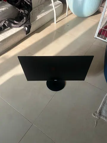 24-inch Samsung LED Monitor in Good Condition
