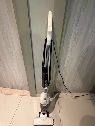 Lightweight Stick Vacuum / Floor Cleaner - Good Condition