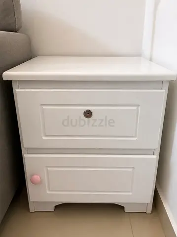 White Wooden Bedside Table / Nightstand with Lockable Drawer
