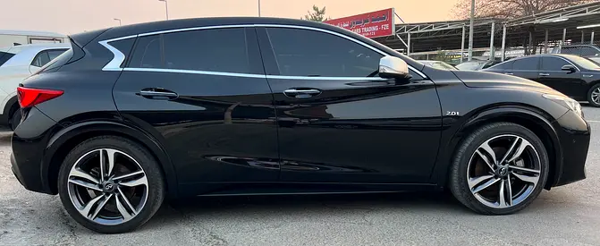 2017 Infiniti Q30 照片 13