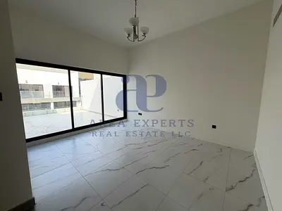 Single Row Middle Unit | 4-Bedroom Townhouse