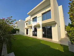Spacious 4-Bedroom Villa for Sale | Second Row from the Golf Course