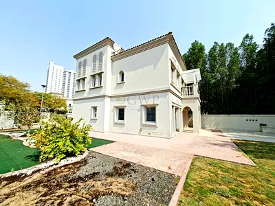 Landscaped Garden | Corner | Freshly Painted