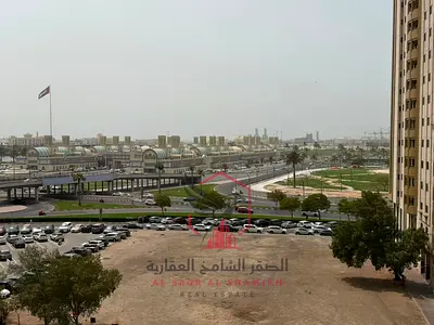 غرفتين وصالة واسعة بالقاسمية محطة بلكونة بإطلالة على سوق الذهب باركن خاص وتسهيلات دفع حتى 6 دفعات