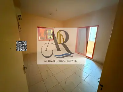 للإيجار السنوي غرفة وصالة مناسبة لسكن الموظفين مع بلكونتين