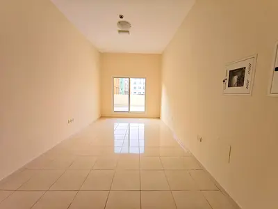 Spacious Studio// Neat & Clean / Close To Metro